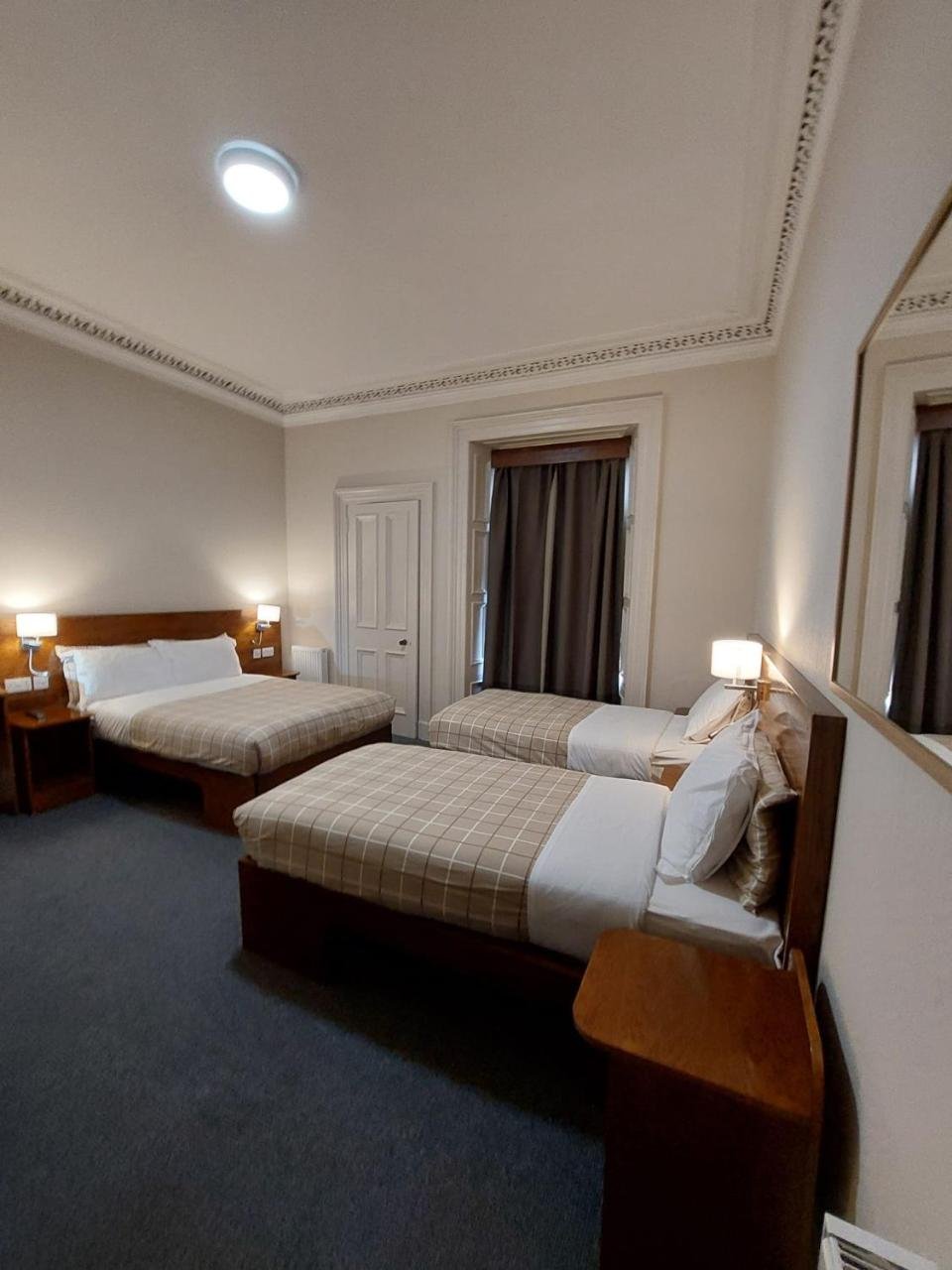 Edinburgh House Hotel - Image 3